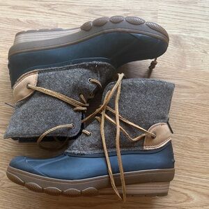 Sperry Women's Black and Gray Winter Boots